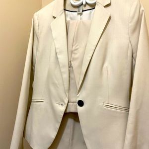 Beautiful summer pant suit like new